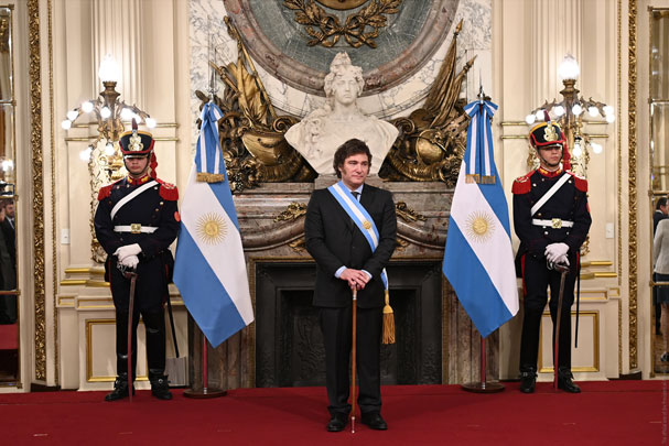 Argentina. President Milei devalues the currency by 50 percent with a package of laws